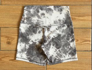 (Category: ) located in . Submitted by jnc__apparel (Listing ID 1443759652, Image 1). Description: .