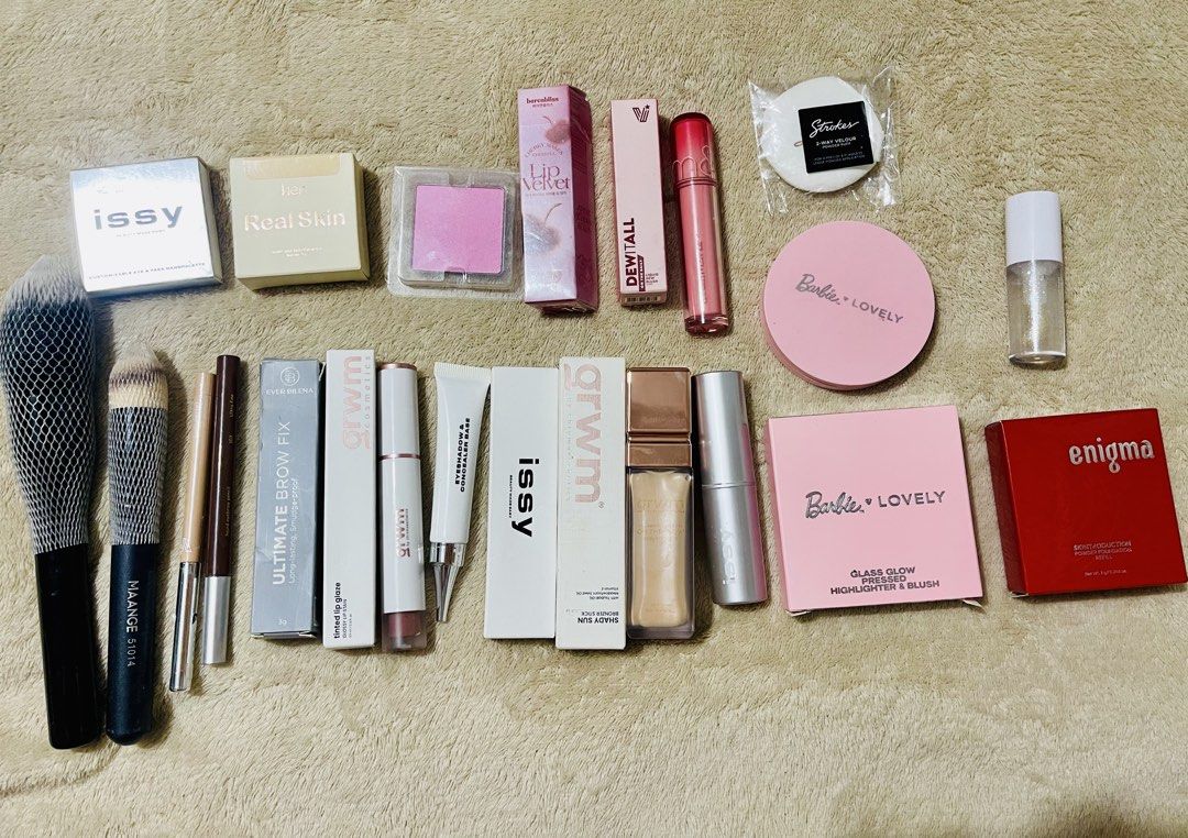 Makeup Bundle (Category: Makeup) located in Quezon City. Submitted by abysyosaaa (Listing ID 1443864537, Image 1). Description: For take all only. For Light - Neutral Undertone Girlies 2027-2028 expiry Pm for the complete description/ shades..
