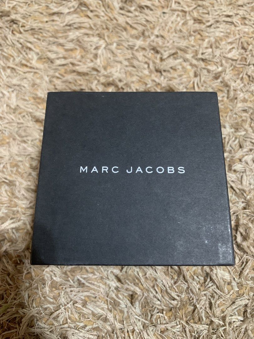 Marc Jacobs Rose Gold Watch (Category: Women's Watches) located in Manila. Submitted by fraghead666 (Listing ID 1443720386, Image 1). Description: - Authentic Marc Jacobs watch - Elegant rose gold finish - Comes with original box - Watch face with charming pink markers - Stylish bracelet-style strap - Versatile accessory for any outfit Never used just worn to try. no scratches and all can send more detailed pics..