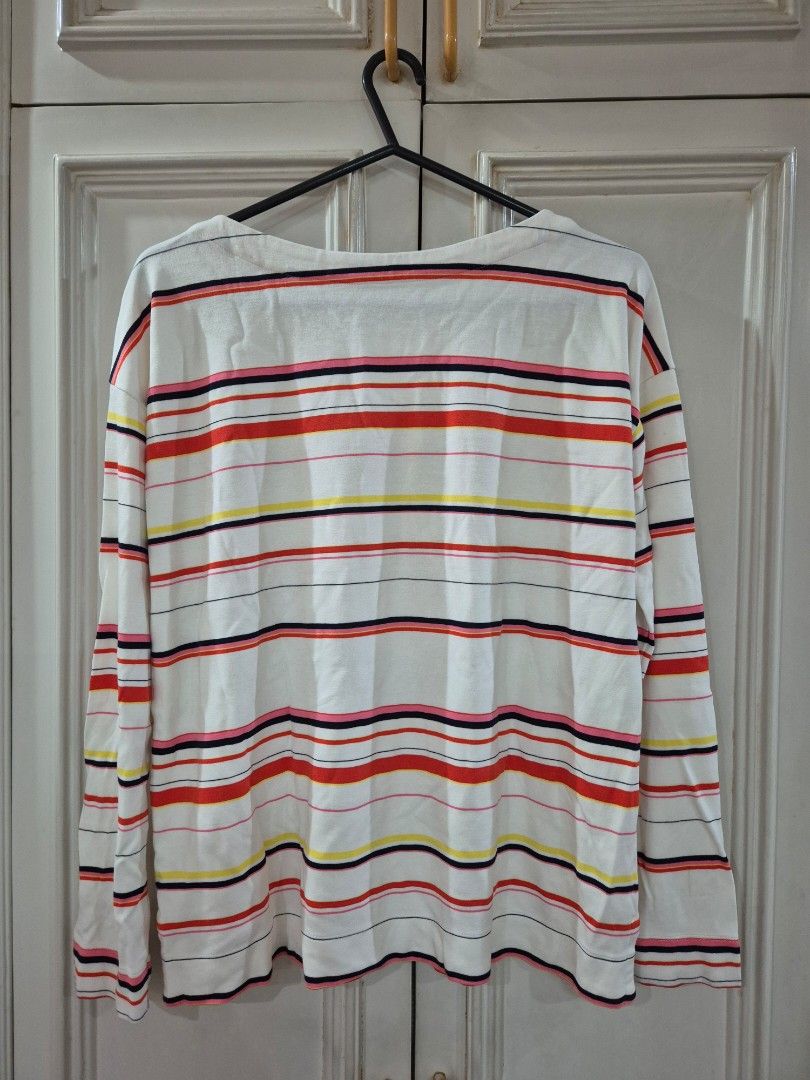 Marc o polo Striped long sleeve Top (Category: Longsleeves) located in Pasay City. Submitted by bbearyoon (Listing ID 1443799498, Image 2). Description: Brand New Small on tag can fit Medium loose but the armpit holes are for small to medium frame. Dm for any questions😊.