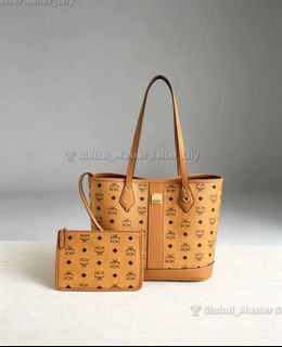 (Category: ) located in . Submitted by fashion.luxe (Listing ID 1443857421, Image 1). Description: .