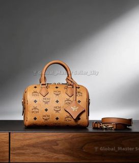 (Category: ) located in . Submitted by fashion.luxe (Listing ID 1443856790, Image 1). Description: .