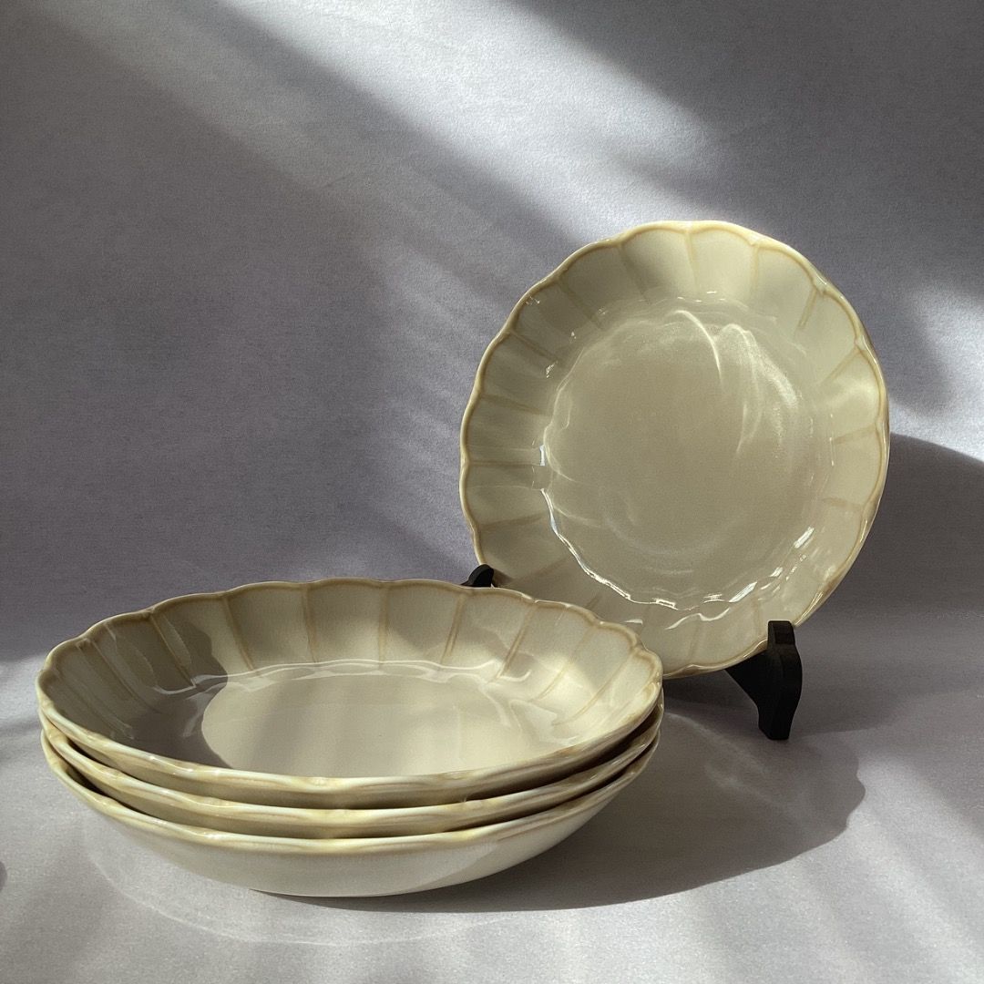 Medium Chrysanthemum Flower Mino Ware Plate (Category: Dinnerware & Cutlery) located in Davao. Submitted by eclectic1925 (Listing ID 1443892882, Image 2). Description: Php275 each (4 available) Medium Chrysanthemum Flower Mino Ware Plate *scalloped "rinka" shape H: 1.6 inches L: 8.8 inches Please REVIEW PHOTOS We use 100% repurposed packaging materials SF starts at Php70 via Flash Express First to pay.