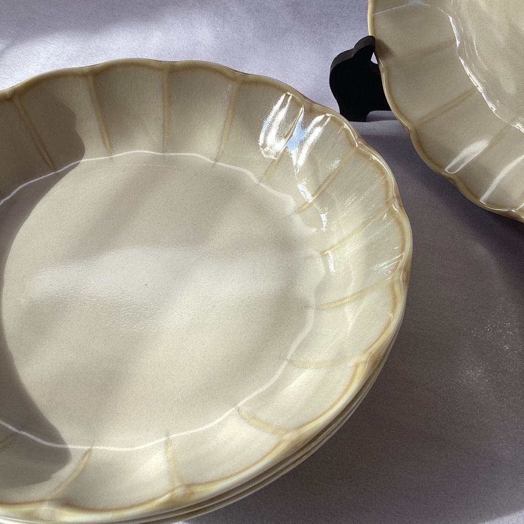 Medium Chrysanthemum Flower Mino Ware Plate (Category: Dinnerware & Cutlery) located in Davao. Submitted by eclectic1925 (Listing ID 1443892882, Image 3). Description: Php275 each (4 available) Medium Chrysanthemum Flower Mino Ware Plate *scalloped "rinka" shape H: 1.6 inches L: 8.8 inches Please REVIEW PHOTOS We use 100% repurposed packaging materials SF starts at Php70 via Flash Express First to pay.