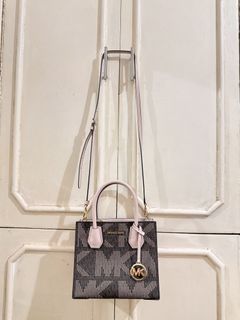(Category: ) located in . Submitted by shopmyprelovedph (Listing ID 1443814117, Image 1). Description: .