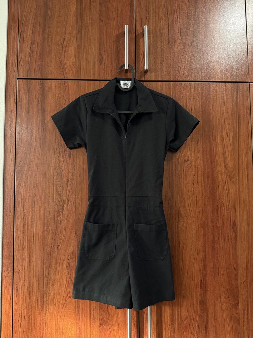 Miu The Label Fits U Good Romper XS (Category: Rompers) located in Quezon City. Submitted by closetcute (Listing ID 1443830979, Image 1). Description: Zipper front closure Elasticated waist at the back Two front pockets Worn twice.