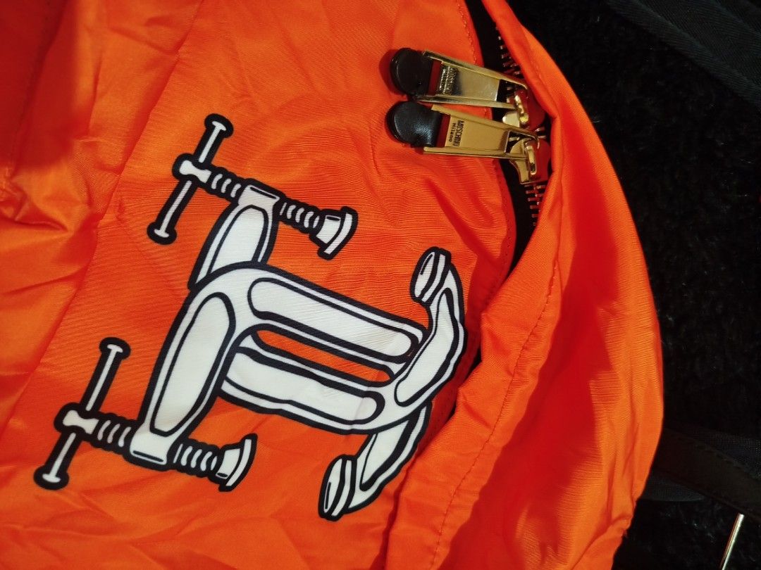 MOSCHINO ORANGE VINTAGE BACK PACK RARE (Category: Luxury Bags & Wallets) located in Lipa City. Submitted by france01825 (Listing ID 1443845352, Image 3). Description: .