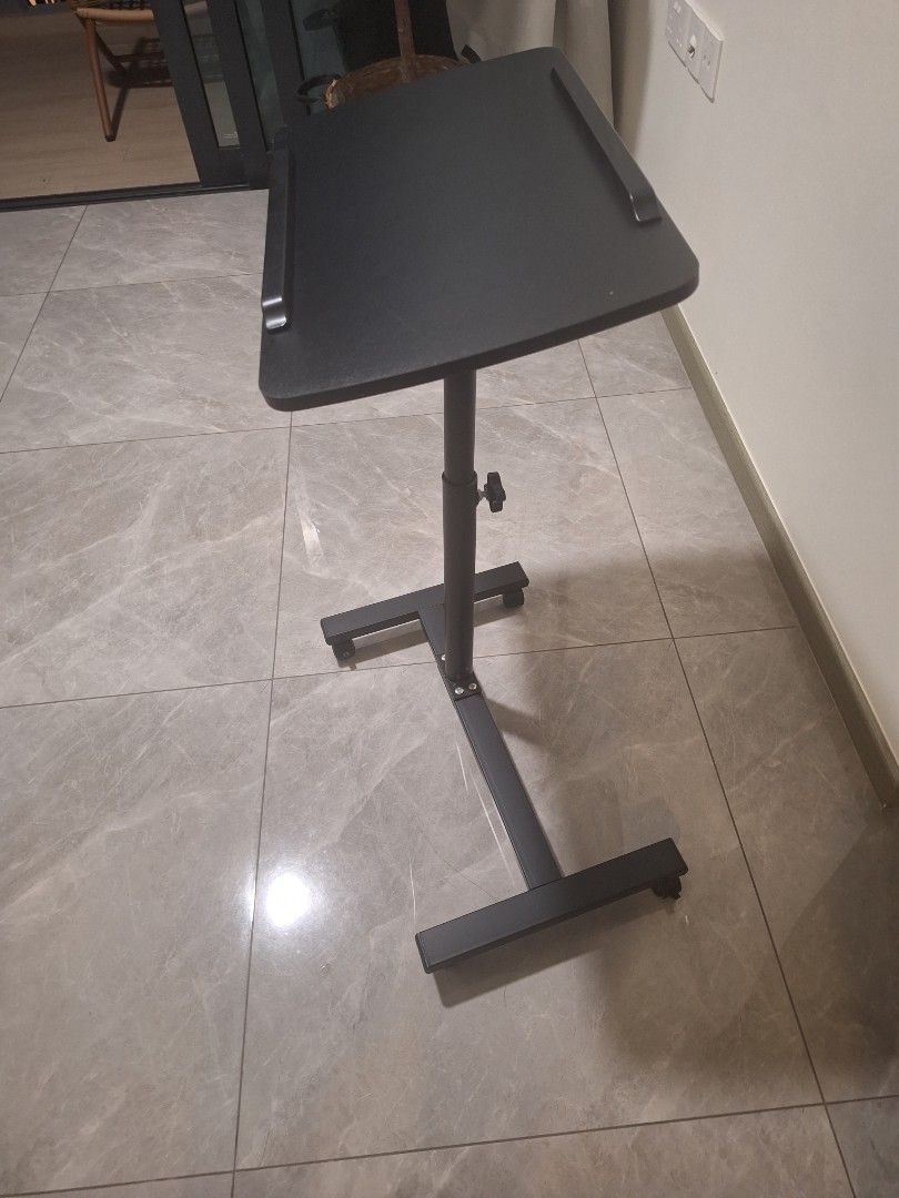 Moveable Side Table (Category: Lighting) located in Singapore. Submitted by sellnow123 (Listing ID 1443835956, Image 3). Description: collect frm the garden residences , seranhoon north view.