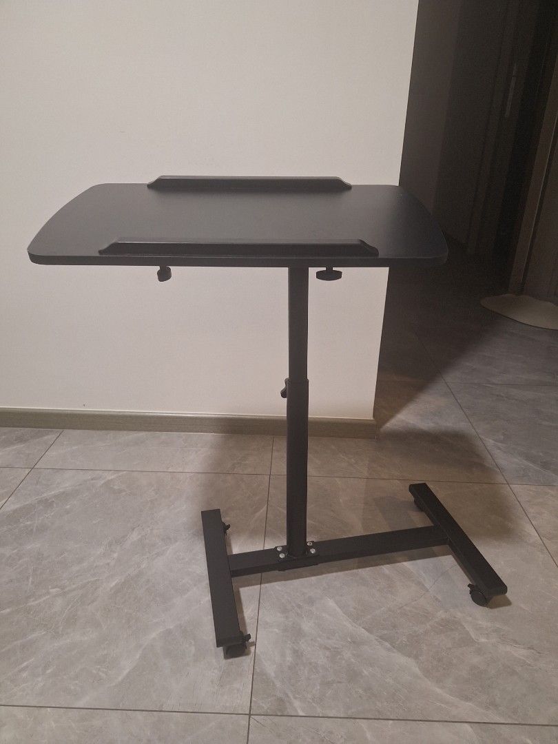 Moveable Side Table (Category: Lighting) located in Singapore. Submitted by sellnow123 (Listing ID 1443835956, Image 2). Description: collect frm the garden residences , seranhoon north view.