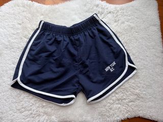 (Category: ) located in . Submitted by lilliess.closet (Listing ID 1443768709, Image 1). Description: .
