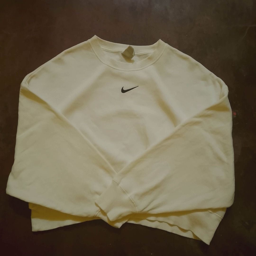 Nike Cropped Crewneck Sweater (Embroid Logo) (Category: Coats, Jackets and Outerwear) located in Cagayan de Oro. Submitted by drp.central (Listing ID 1443905181, Image 2). Description: Nike Cropped Crewneck Sweater (Embroid Logo) Dimes: W - 25" L - 21" Color: White Complete tags ✅ Color Rate: 10/10 Condition: 10/10 Issue: None No return/ refund Can ship using J&t 🏷️- P750 +sf.