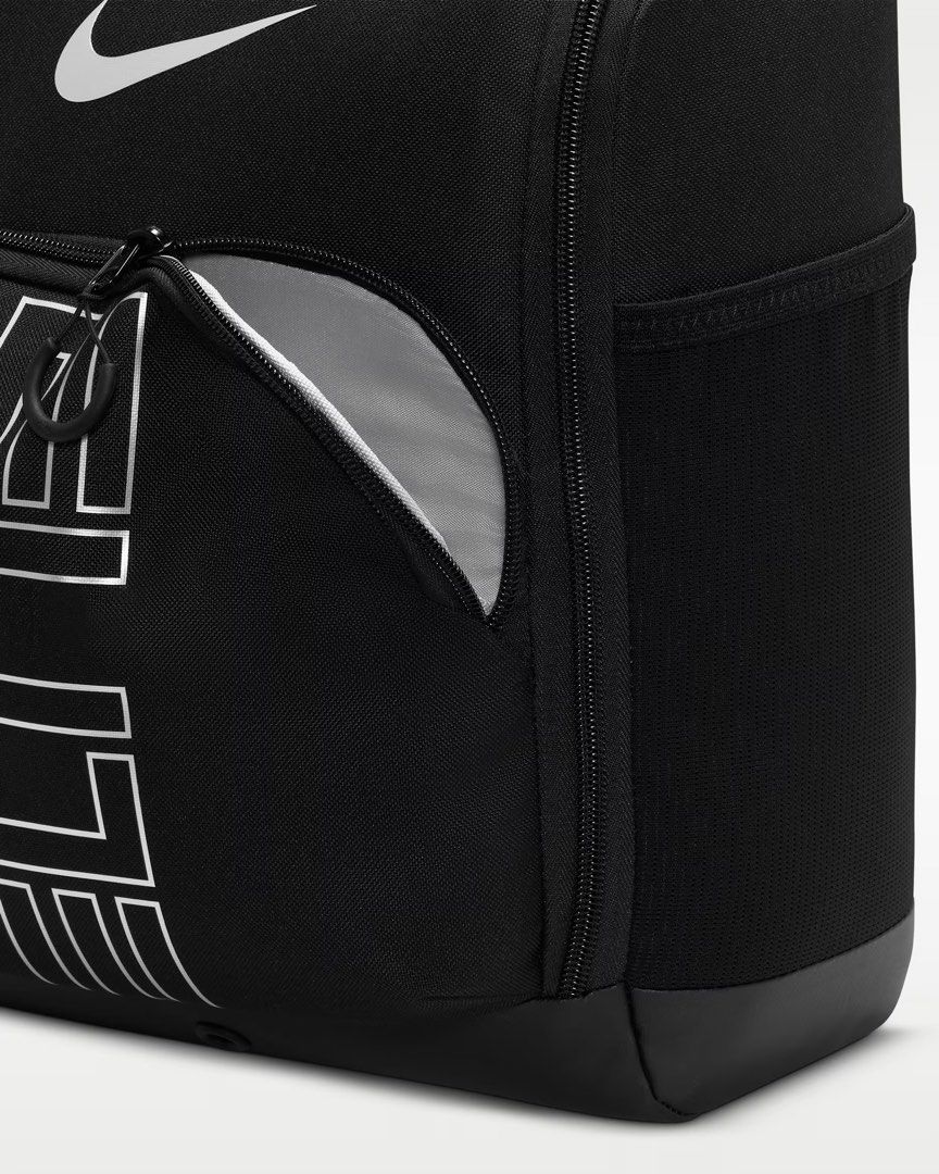 Nike Elite Shoe Bag (Category: Backpacks) located in Manila. Submitted by aikhmnl_ (Listing ID 1443879580, Image 3). Description: Nike Varsity Elite Shoe Bag (14L) Below SRP‼️ ₱1,298 only! (SRP 1,895 ❌) Brand New and Authentic/Original 💯 Complete with: - Nike Paper Bag - Hang Tag 📍 Manila Location (Open for Meetups) 📦 Ship Nationwide via Lalamove/LBC.