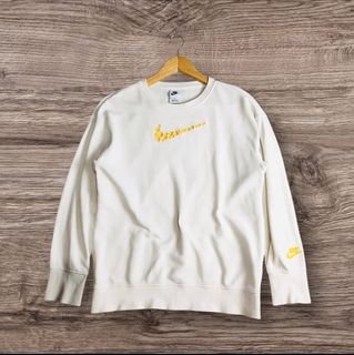 (Category: ) located in . Submitted by jc.thrifted (Listing ID 1443881286, Image 1). Description: .