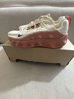 (Category: ) located in . Submitted by mostly_sneakers (Listing ID 1443760274, Image 1). Description: .