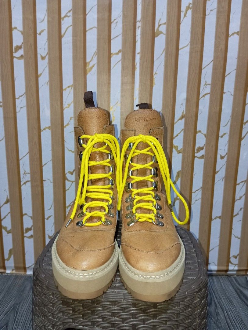 OFF WHITE VIBRAM LEATHER HIKING BOOTS (Category: Boots) located in Monkayo. Submitted by danielcabusora (Listing ID 1443827489, Image 3). Description: OFF WHITE VIBRAM LEATHER HIKING BOOTS SIZE 6 WOMENS EXCELLENT NO MAJOR FLAWS -700 ADD SF ONLY DDO MINDANAO SHIP VIA J&T.