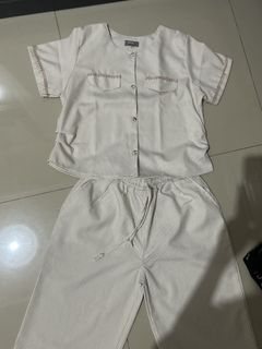 (Kategori: ) berada di . Dikirim oleh laleycha (ID iklan 1443745945, Gambar 1). Deskripsi: .