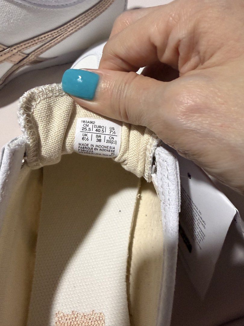 Onitsuka Tiger Mexico 66 Slip-On White Rose Gold Sneakers (Category: Sneakers) located in Singapore. Submitted by resilence (Listing ID 1443831312, Image 2). Description: Letting go coz bought the wrong size from Japan - Brand: Onitsuka Tiger - Model: Mexico 66 Slip-On - Color: White with Rose Gold - Style: Easy slip-on - Condition: Brand new with original tags - Size: 25.5cm/ EU40.5/ US 7.5 Price can be negotiated for genuine buyer. No lowballer