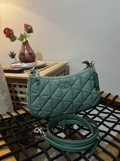 (Category: ) located in . Submitted by ellastore (Listing ID 1443890204, Image 1). Description: .