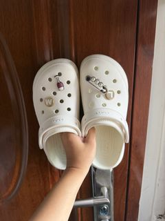 (Category: ) located in . Submitted by aleyyaahh (Listing ID 1443743460, Image 1). Description: .