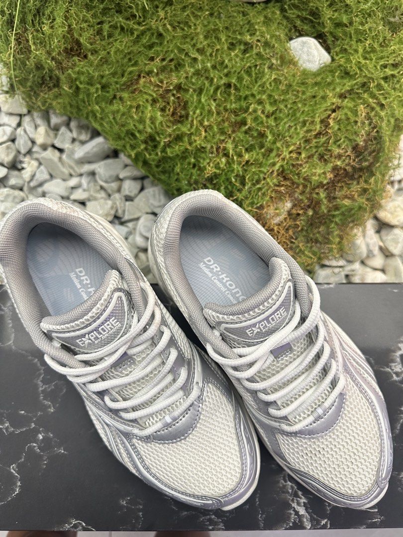 Original dr.kong Shoes (Category: Sneakers) located in Quezon City. Submitted by lrmdln (Listing ID 1443796451, Image 3). Description: Used only for a collaboration shoot.