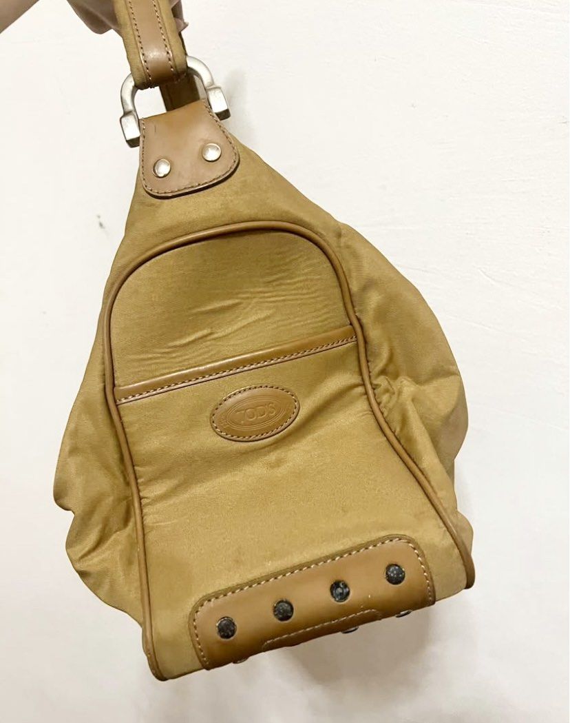 Original TOD’S Brown Shoulder Bag 🤎 (Category: Luxury Bags & Wallets) located in Manila. Submitted by luxurycollectionhouse (Listing ID 1443814551, Image 2). Description: With Original Tods Dust Bag..