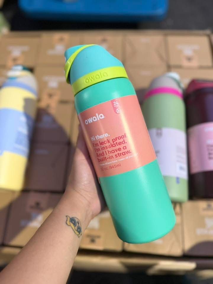 Owala FreeSip 32oz Insulated Water Bottles - Multiple Colors (Category: Water Bottles & Tumblers) located in Manila. Submitted by bautistasa98034 (Listing ID 1443904961, Image 3). Description: Owala plain 32oz - 4 colors only 599 only.