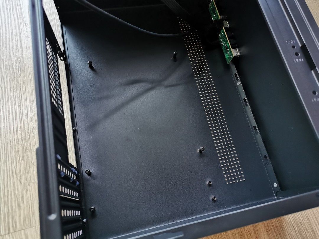 PC case MATX483767922878720004