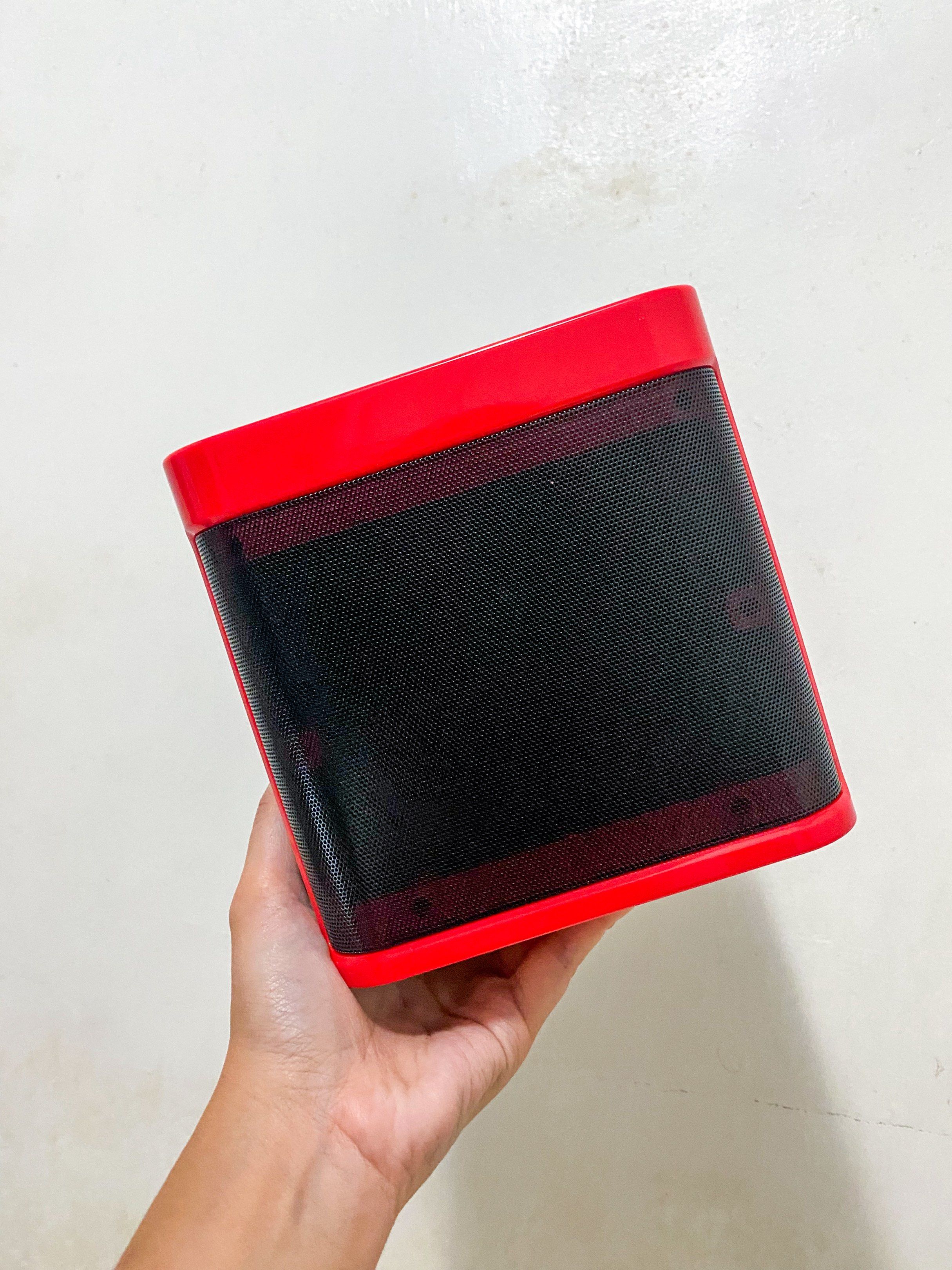 Portable Karaoke Speaker with 2 Microphones (Category: Portable Music Players) located in Manila. Submitted by passmystyle (Listing ID 1443750055, Image 1). Description: •Never used, naka storage lang sa bahay in case may event.