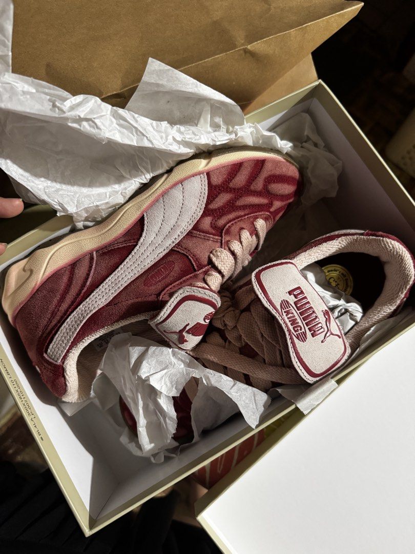 Puma King Indoor the NeverWor (Category: Sneakers) located in Angeles City. Submitted by kcccc580 (Listing ID 1443796251, Image 3). Description: - Brand New - Velcro Tongue (removable) - PM for more photos - Size 23.5 cm | US 5.5.