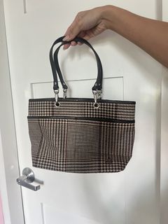 (Category: ) located in . Submitted by cloreloved (Listing ID 1443797241, Image 1). Description: .