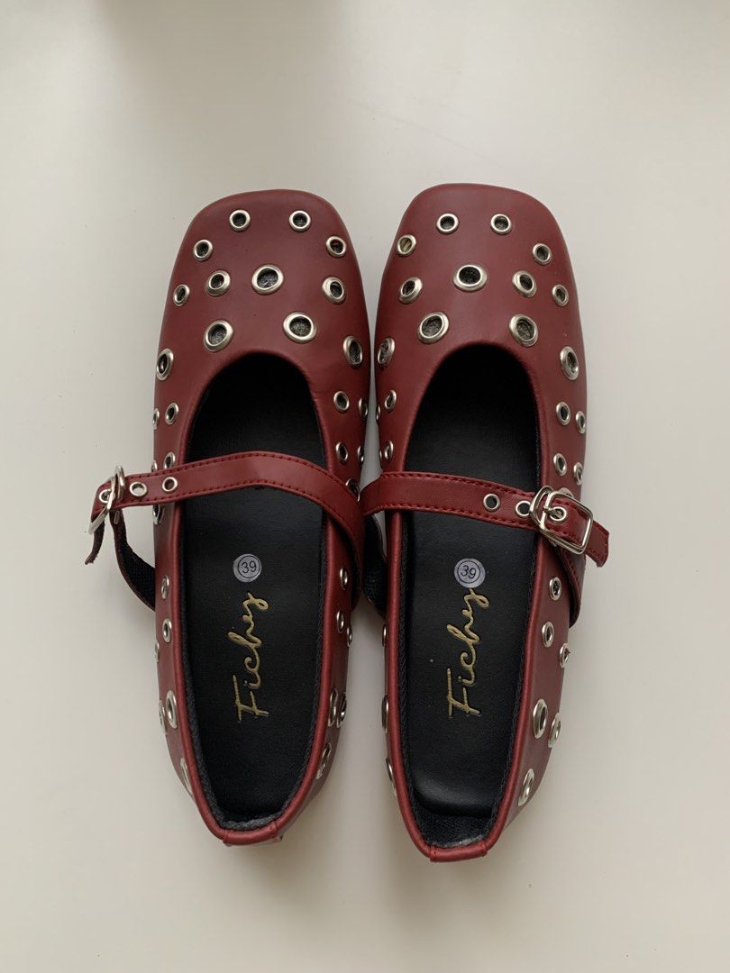 Red Flat Mary Janes Studded Eyelet - Size 39 (Category: Flats & Sandals) located in Taguig. Submitted by kxtrxnxxxx (Listing ID 1443761296, Image 1). Description: - RFS: Doesn’t fit, too small - Size 39 = 24.5cm - Bought in 🧡 app Indonesia for P900 - Never used, just fitted (worn pic from IG) *Material: premium synthetic leather with a matte finish and has inner foam so it is comfortable to use *Accessories: Eyelids and straps have buckles that 