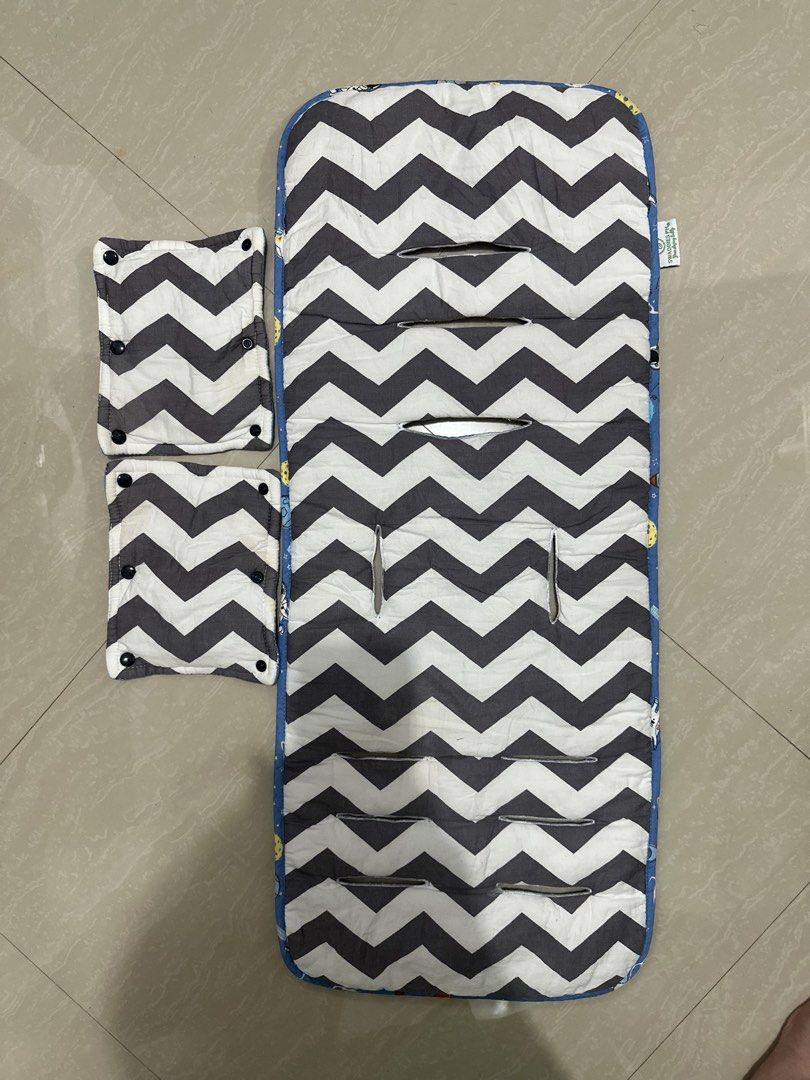 Reversible Stroller Liner with Astronaut & Chevron Patterns (Category: Strollers) located in Manila. Submitted by micsevang59553 (Listing ID 1443784772, Image 2). Description: - Two-sided stroller liner for versatile style. - Fun astronaut and space print on one side. - Classic grey chevron pattern on the other side. - Includes two matching shoulder strap covers. - Fits most strollers with 5-point harnesses. - Easy to clean and adds personality..