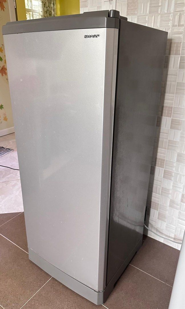 Sharp Fridge (Category: Refrigerators & Freezers) located in Kuala Terengganu. Submitted by velvyvault (Listing ID 1443770898, Image 2). Description: PICKUP KUALA TERENGGANU.