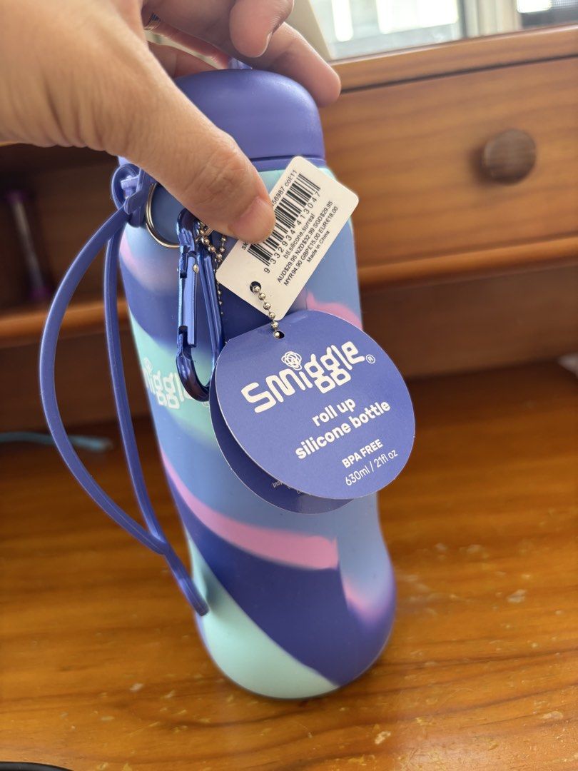 Smiggle Sip water bottle (Category: Water Bottles & Tumblers) located in Quezon City. Submitted by michdlsdy (Listing ID 1443749812, Image 3). Description: .