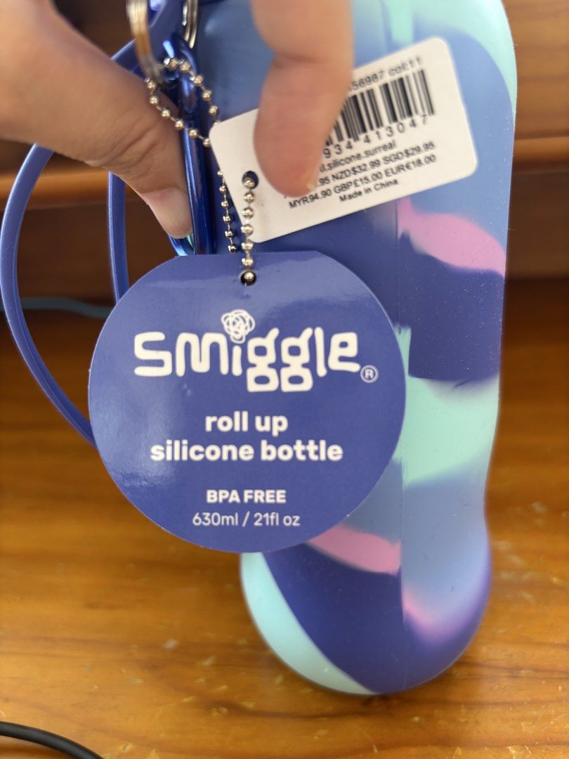 Smiggle Sip water bottle (Category: Water Bottles & Tumblers) located in Quezon City. Submitted by michdlsdy (Listing ID 1443749812, Image 1). Description: .