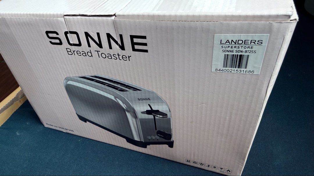 SONNE Bread Toaster SON-BT25S Stainless Steel (Category: Ovens & Toasters) located in Cainta. Submitted by miggy_yabs (Listing ID 1443839503, Image 3). Description: - SONNE Bread Toaster, Model SON-BT25S - Stylish vintage design - Sleek stainless steel finish - Modern toasting technology - Perfect for everyday home use.
