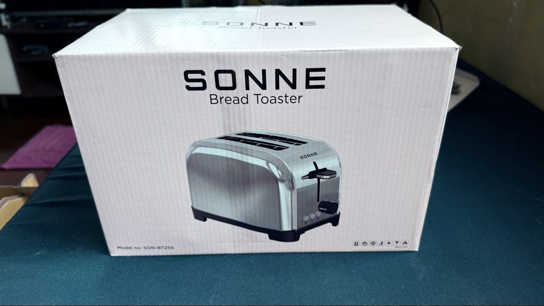 SONNE Bread Toaster SON-BT25S Stainless Steel (Category: Ovens & Toasters) located in Cainta. Submitted by miggy_yabs (Listing ID 1443839503, Image 1). Description: - SONNE Bread Toaster, Model SON-BT25S - Stylish vintage design - Sleek stainless steel finish - Modern toasting technology - Perfect for everyday home use.