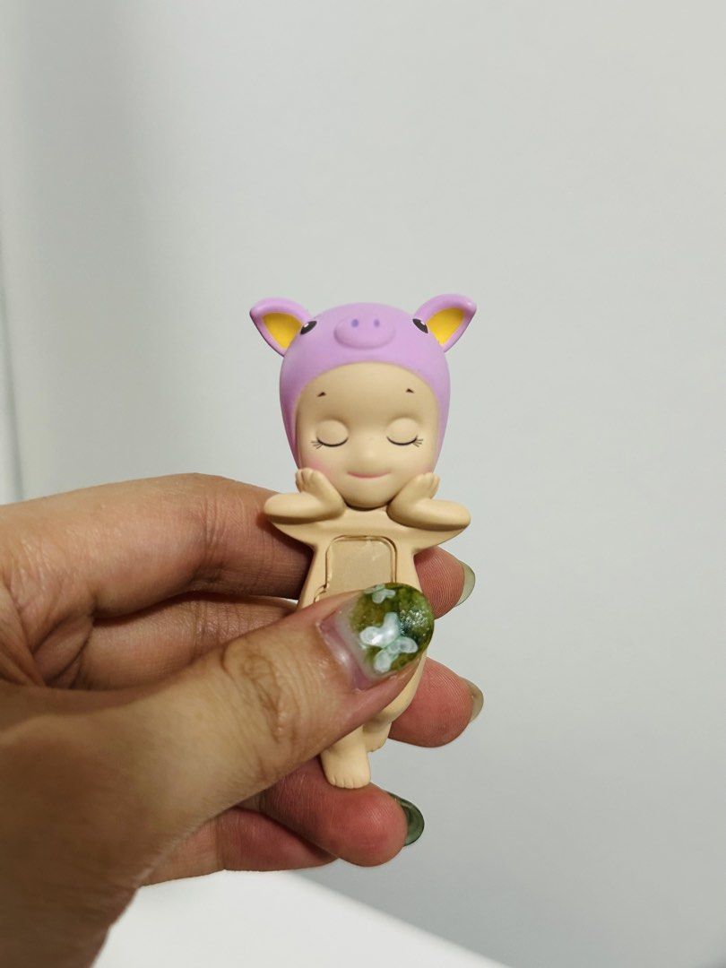 Sonny Angel Dreaming Series Blind Box Figure (Category: Designer & Blind Box Toys) located in Singapore. Submitted by sinkandswim (Listing ID 1443770608, Image 1). Description: - Sonny Angel Dreaming Series - Pig - Wrapper + Box ✅ - Price can nego.