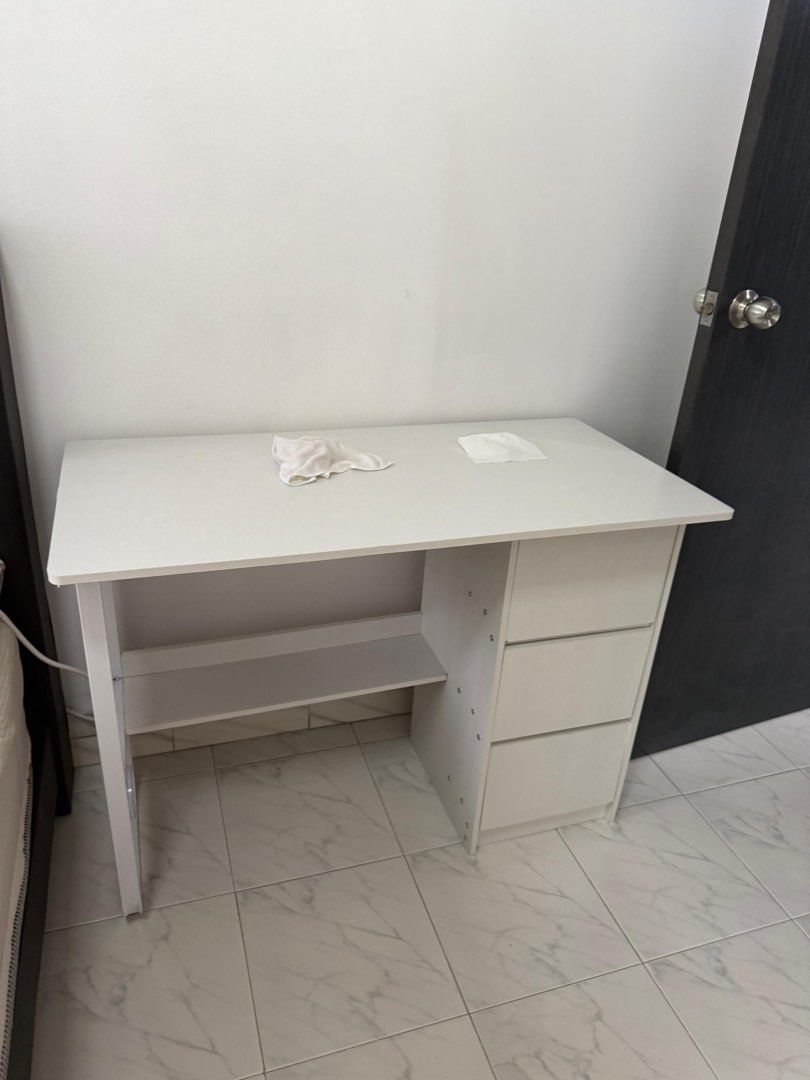 Study Table (Category: Tables & Sets) located in Singapore. Submitted by seanlimsir (Listing ID 1443787935, Image 1). Description: Study Table Brand New (1 week used ) 20SGD Self Pick up at AMK Reason for selling : Bought new table .