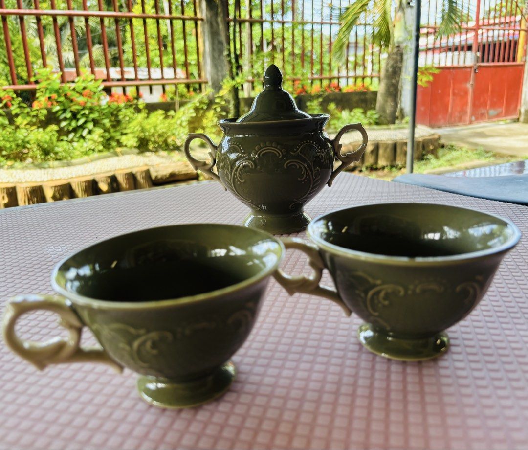 Sugar pot and cups (Category: Coffee & Tea Tableware) located in Dapitan. Submitted by clarisasan19348 (Listing ID 1443711591, Image 2). Description: .