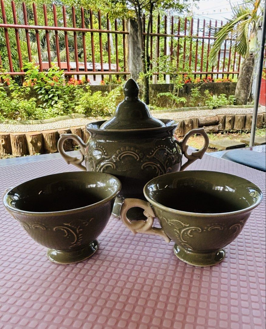 Sugar pot and cups (Category: Coffee & Tea Tableware) located in Dapitan. Submitted by clarisasan19348 (Listing ID 1443711591, Image 3). Description: .