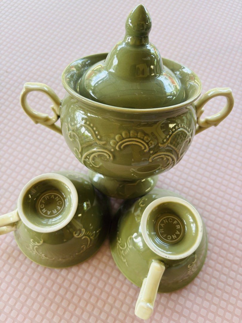Sugar pot and cups (Category: Coffee & Tea Tableware) located in Dapitan. Submitted by clarisasan19348 (Listing ID 1443711591, Image 1). Description: .