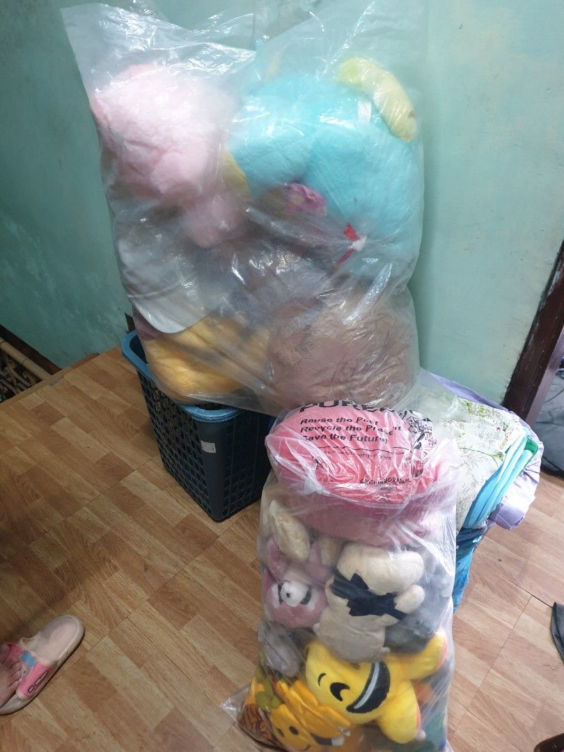 TAKE ALL‼BUNDLE SET BIG SMALL STUFFED PLUSH PILLOW TOYS (Category: Plushies & Soft Toys) located in Malabon City. Submitted by toughMeg (Listing ID 1443801109, Image 2). Description: TAKE ALL‼BUNDLE SET BIG SMALL STUFFED PLUSH PILLOW TOYS 💰580 EACH BUNDLE/PLASTIC SET ‼FOR LALAMOVE PICK UP ONLY.