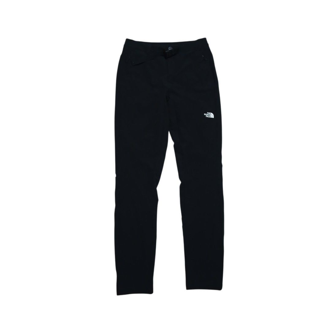The North Face Hiking Pants (Category: Activewear) located in Iloilo. Submitted by wearmovement.ilo (Listing ID 1443739624, Image 1). Description: TNF Hiking Pants Black Color Rate 10/10 Women's ♦️ SIZE 25-27 Waistline x 38 Length Good as New Condition / Quick Dry Lightweight / Built-in Waist Belt Stretchable Fabric DM 📩📩📩.