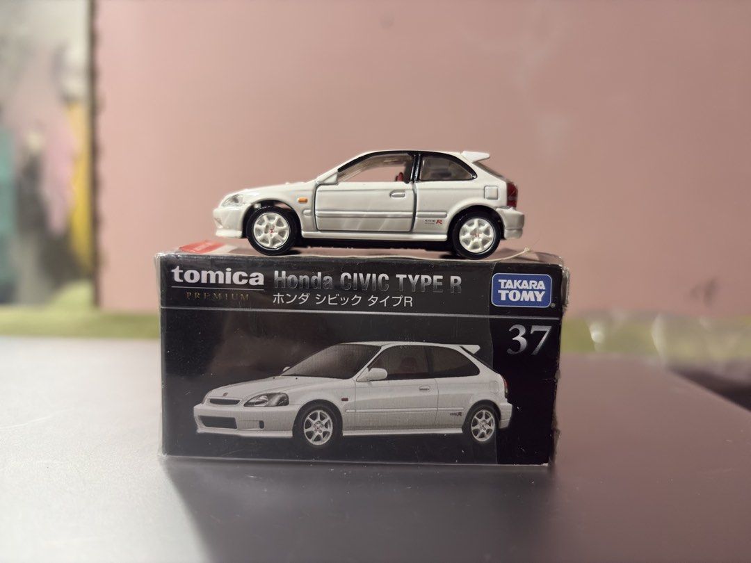 Tomica Premium Honda Civic Type R (Category: Vehicle & Diecast Models) located in Marikina City. Submitted by cleoferuzz (Listing ID 1443907833, Image 1). Description: Tomica Premium Honda Civic Type R Like new Box Condition: Minor wear slightly nego bought for 1500.
