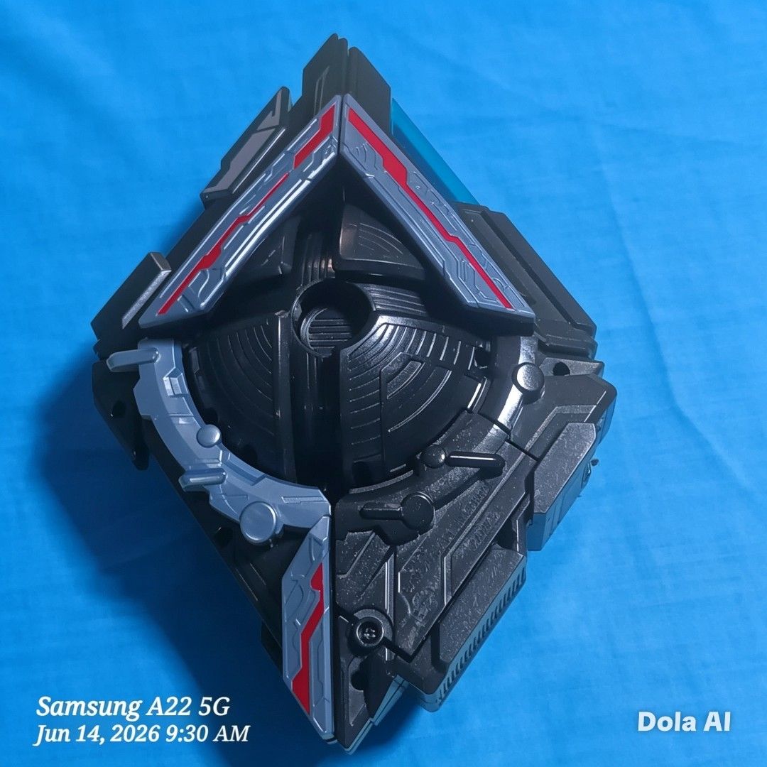 Ultraman DX ARC Ariser (Category: Figurines & Statues) located in Manila. Submitted by assaultwolf (Listing ID 1443738683, Image 2). Description: WORKING no cubes #tsubaraya #ultramanarc.