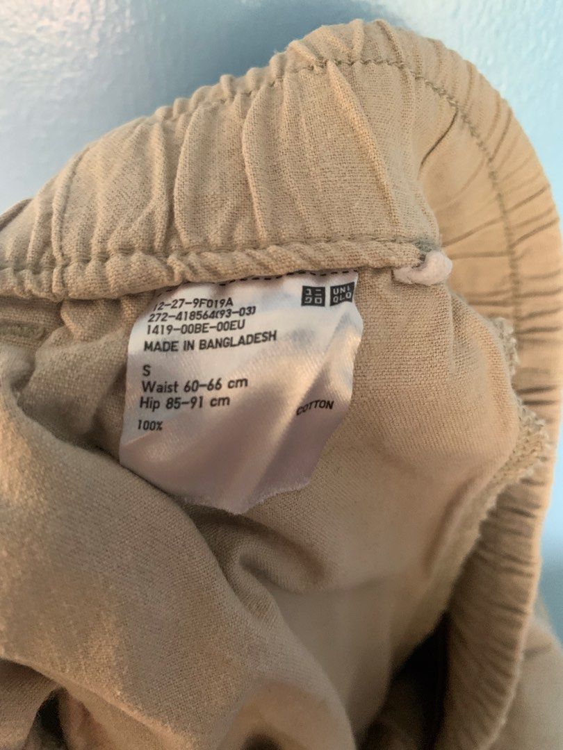 Uniqlo Beige Cropped Pants Size S (Category: Other Bottoms) located in Quezon City. Submitted by jc07785 (Listing ID 1443709615, Image 2). Description: - Uniqlo Cropped Pants - Color: Beige - Size: S - Waist: 60-66cm - Hip: 85-91cm - Features: Elastic waistband with drawstring - Material: 100% Cotton - Style: Comfortable, casual, perfect for everyday wear.