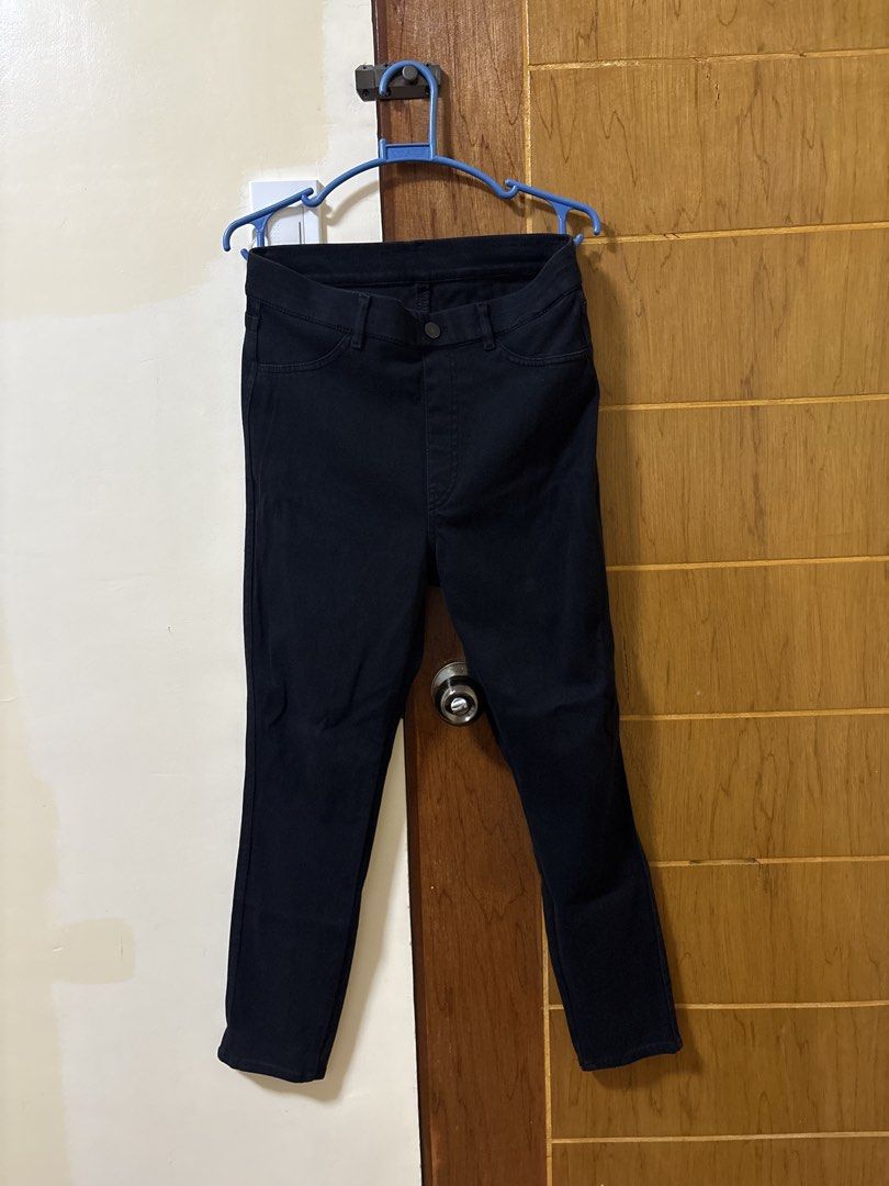Uniqlo Black denim jeans (Category: Jeans) located in Quezon City. Submitted by denclothes (Listing ID 1443877656, Image 1). Description: Rfs: doesn’t fit me anymore.