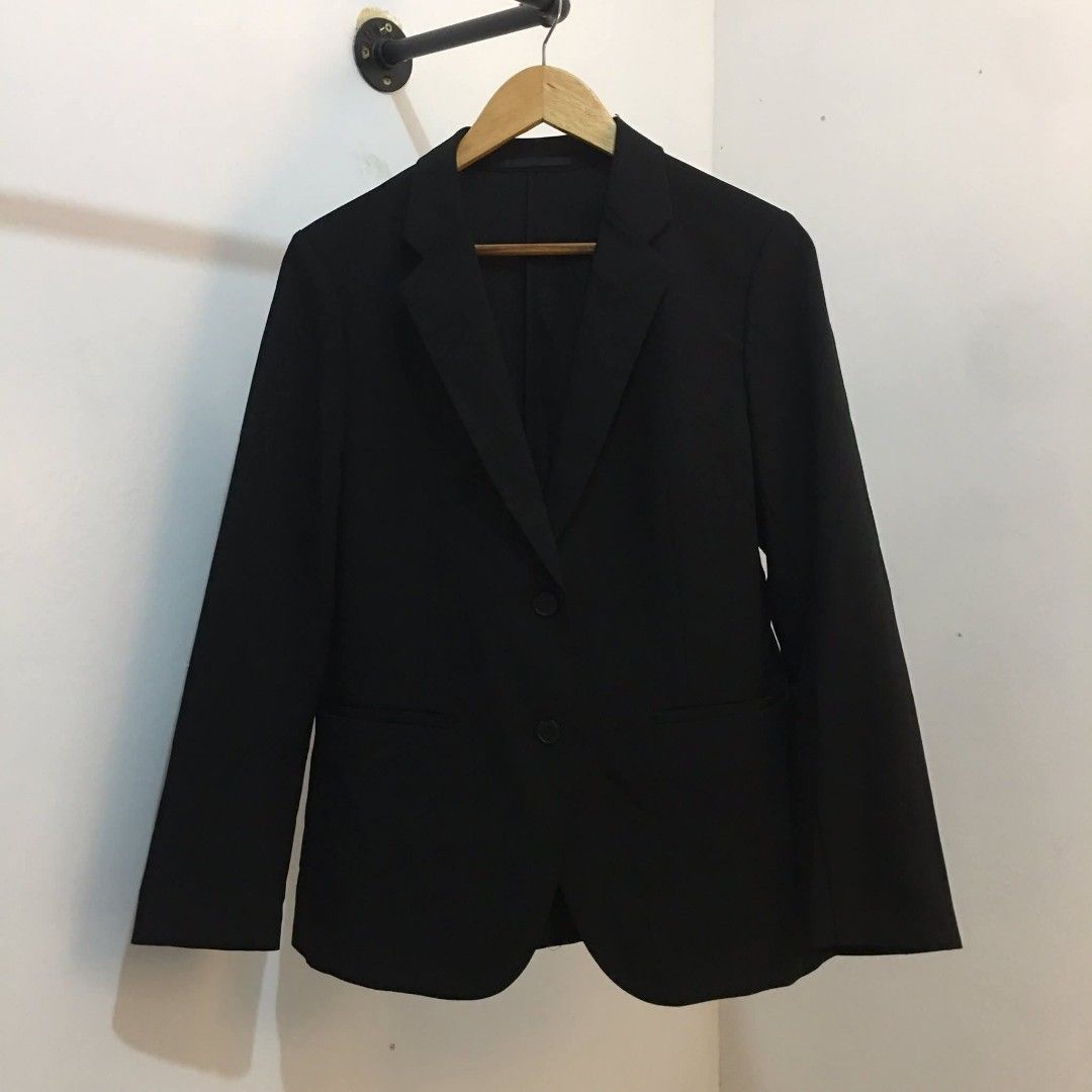 Uniqlo double breasted blazer in Black (Category: Coats, Jackets and Outerwear) located in Subic. Submitted by ayvee.ph (Listing ID 1443743427, Image 2). Description: Uniqlo double breasted blazer in Black Fave!💖💖 Super gorge neto!! Very comfy!!! Staple!!✨ 🏷Good as new ✅No when worn ✅Store bought Size: L Bust: Upto 40 bust L: 24 Arms L: 22 Shoulder: 17 📌Measured via tm 📷Color may differ due to lighting / camera used Price: (LAST PRICE posted