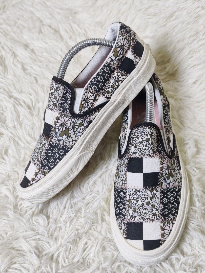Vans Slip-On Patchwork Floral Checkerboard Shoes (Category: Sneakers) located in Davao. Submitted by declutterdrop029 (Listing ID 1443809809, Image 3). Description: - Brand: Vans - Style: Slip-on - Design: Unique patchwork with floral prints and checkerboard squares - Features: Easy to wear, slip-on style - Occasion: Great for casual outings SELLING: VANS Slip on patchwork PRICE: php 1499 Size: EU 36 CM 22.5 RFS: padala from US. Di nagagamit. I h